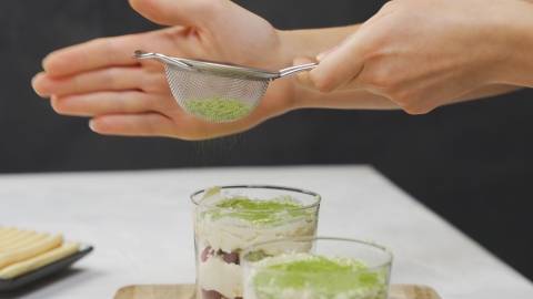 Himbeer Matcha Tiramisu