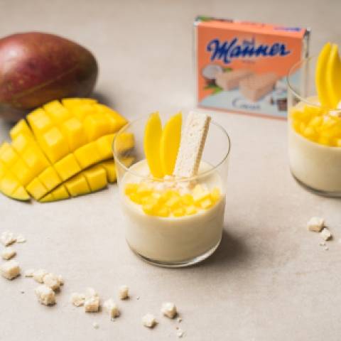 Mango Kokos Parfait mit Cocos Schnitten