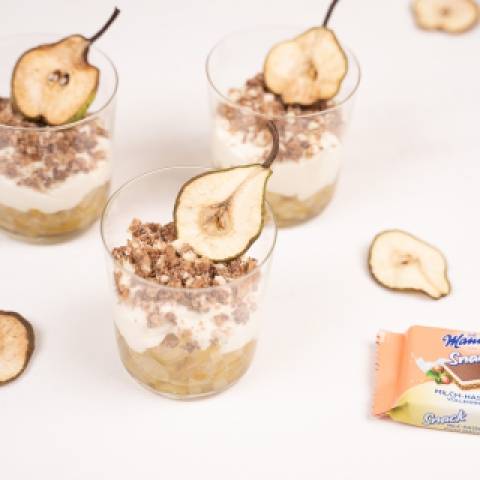 Manner Birnen Mousse mit Snack Milch-Haselnuss Vollkornflakes